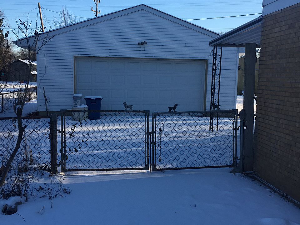 2nd image of 605 N Bend Rd
