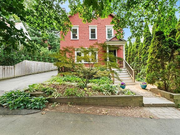 2nd image of 25 Maple Ave