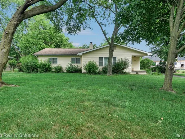 3423 Nichols Rd, Auburn Hills, MI 48326