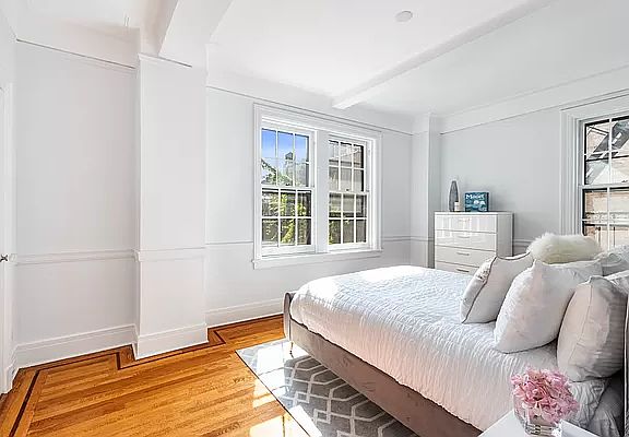 4th image of 617 W End Ave #5B