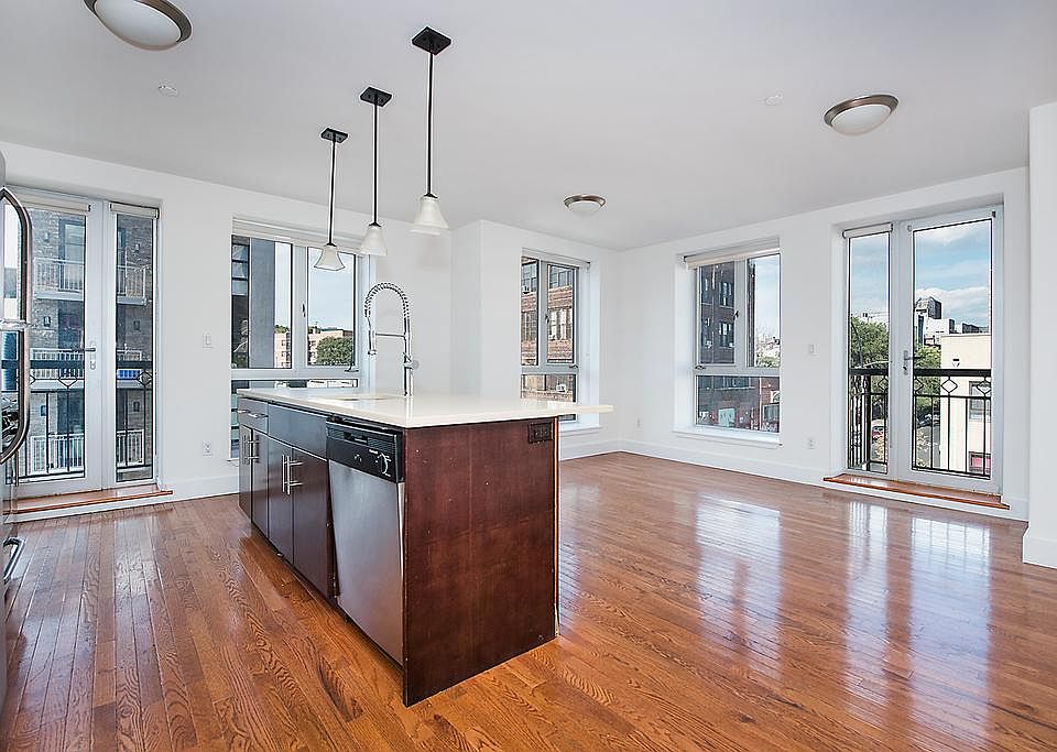 1st image of 80 Meserole St APT 3E