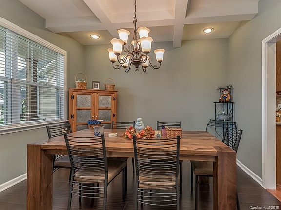5th image of 101 Foxtail Ct #9