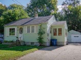 504 Keyes Dr, Parchment, MI 49004