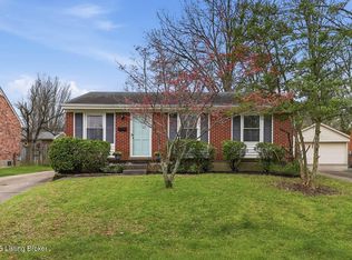 9110 Farnham Dr, Lyndon, KY 40242