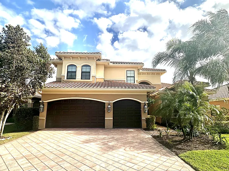 3260 Atlantic Cir — Photo 1