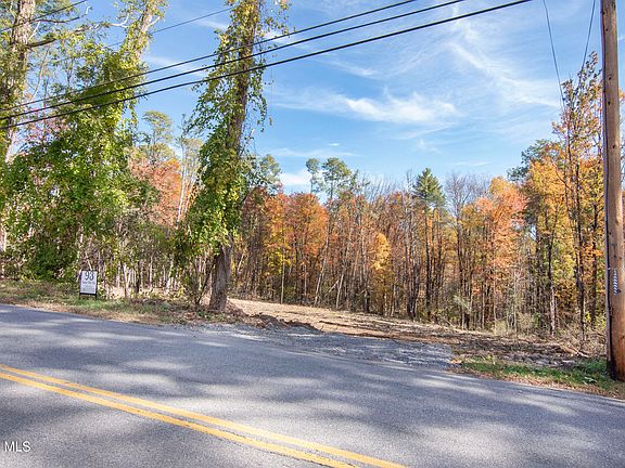 3rd image of 93a Sand Hill Road