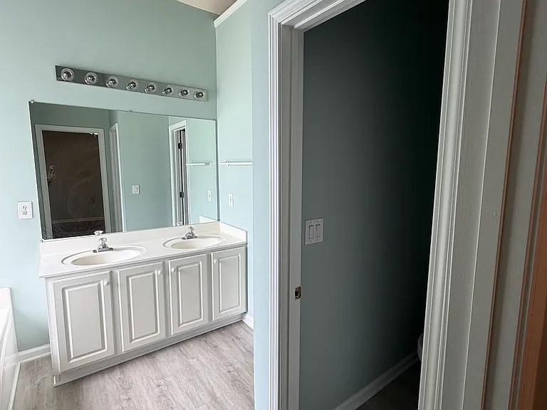 5105 Yellow Pine Dr — Photo 11