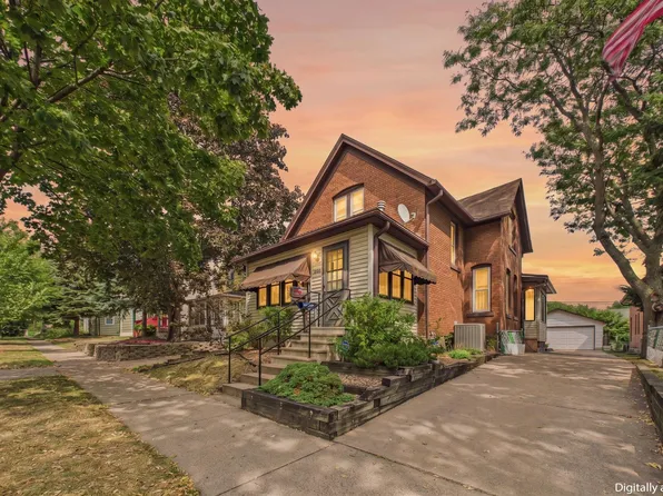 992 Matilda St, Saint Paul, MN 55117