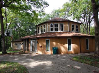 1251 Woodland Ct, Joliet, IL