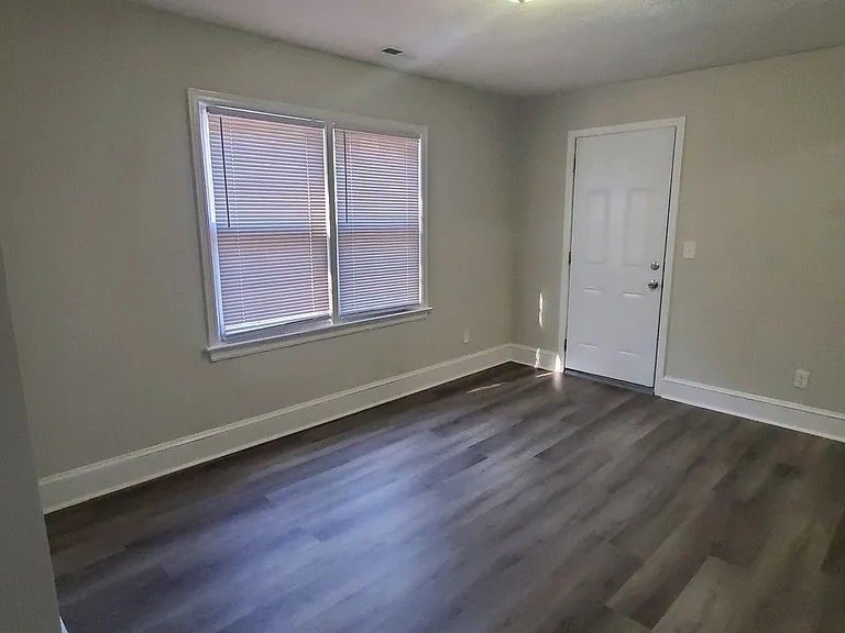 222B Woodrow St — Photo 3