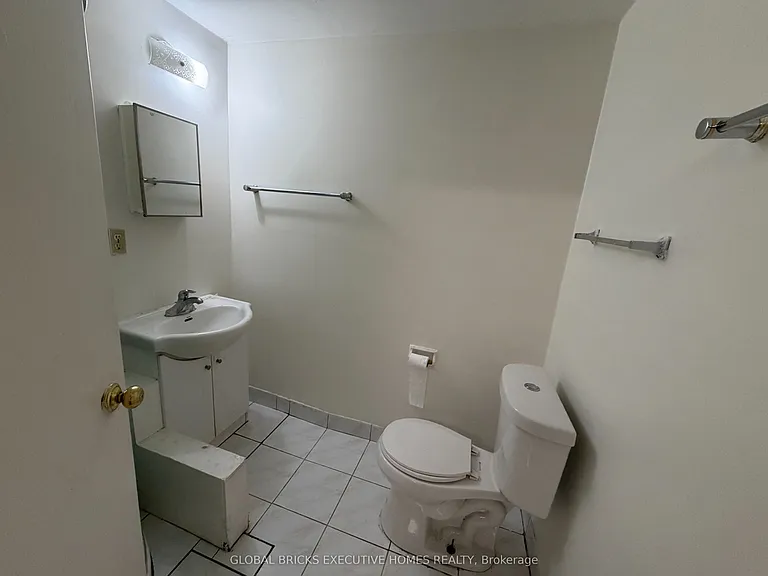 730 Queensbridge Dr — Photo 24