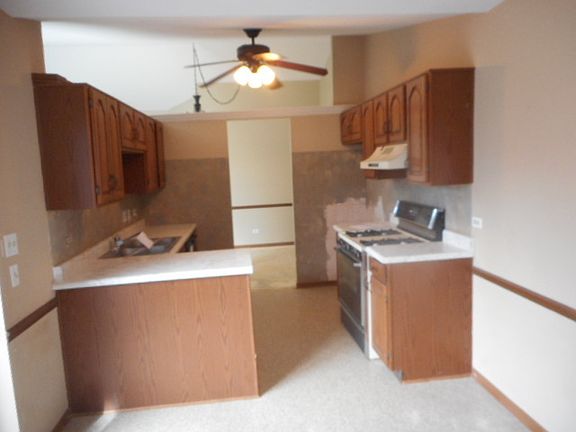 5th image of 1530 Commodore Ct Unit 8