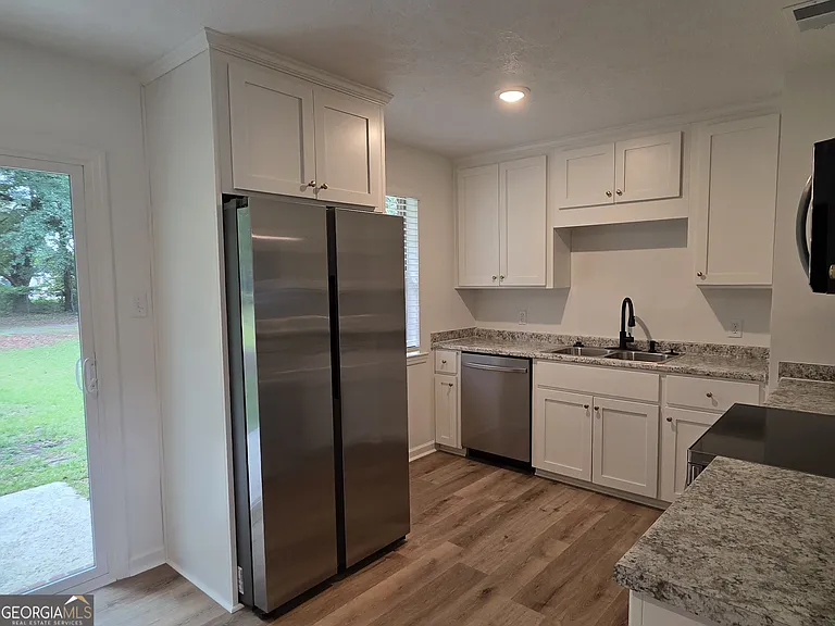 205 Whitehall Ave — Photo 7