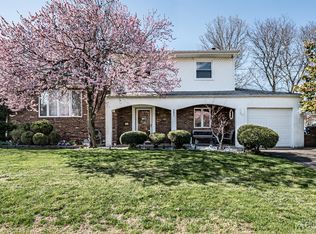 201 Winding Rd, Iselin, NJ 08830