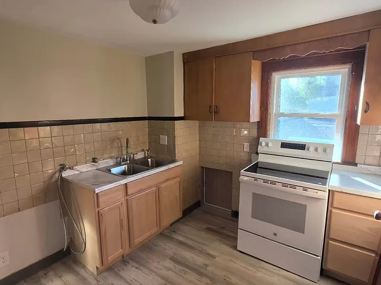 60 Harvard St #2 — Photo 3