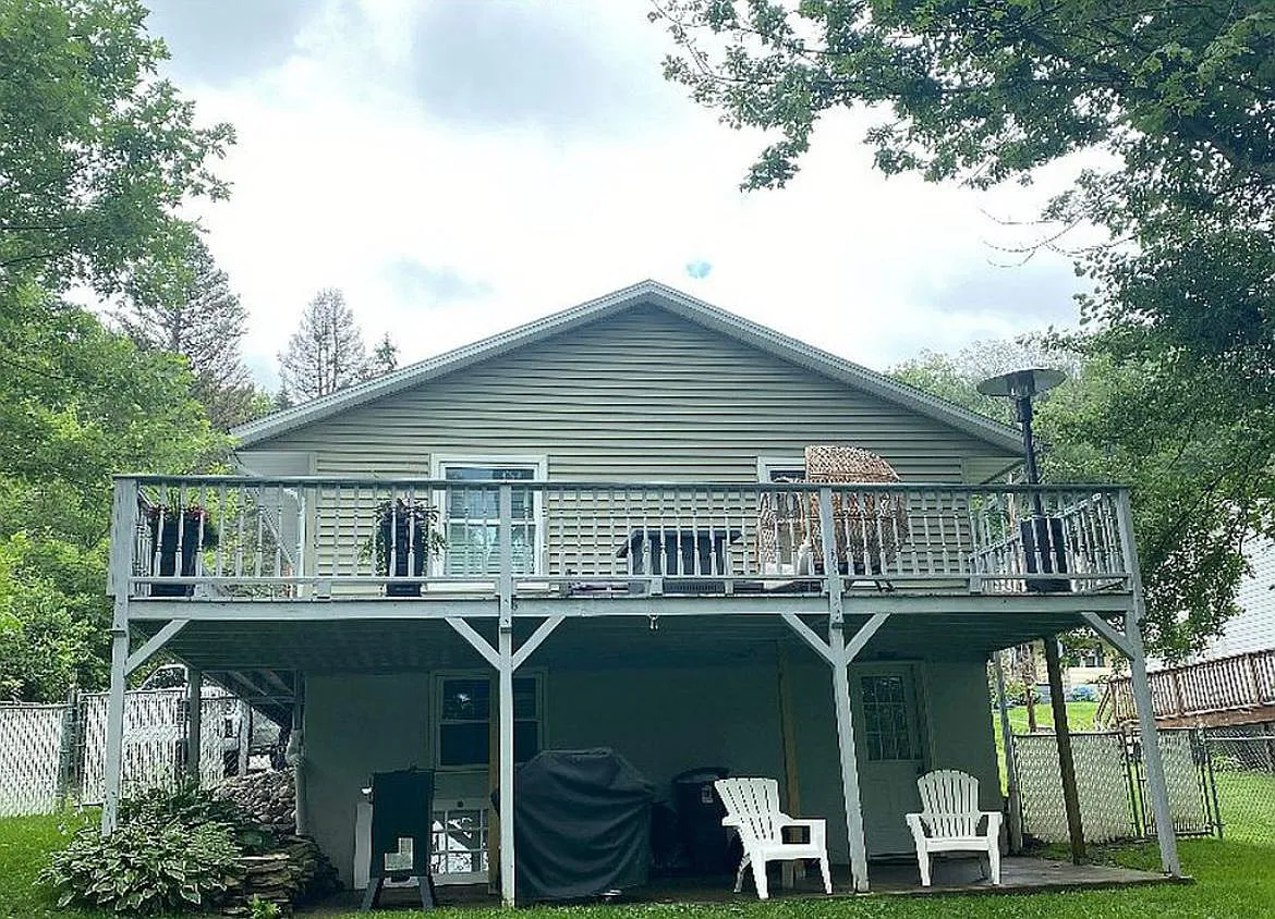 4 bed, 1840 sqft, $2,400 — Photo 1