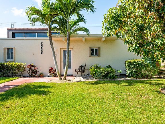 2nd image of 2538 Boundbrook Drive S #140