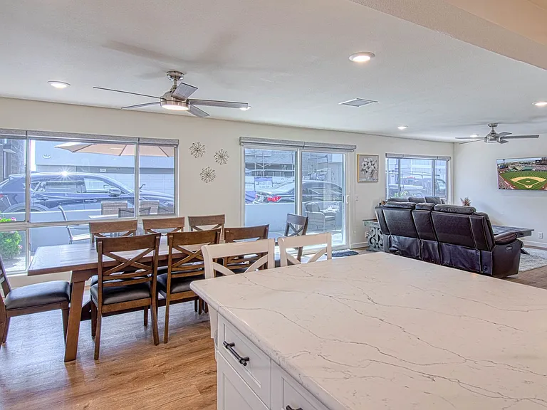 5008 Seashore Dr — Photo 7