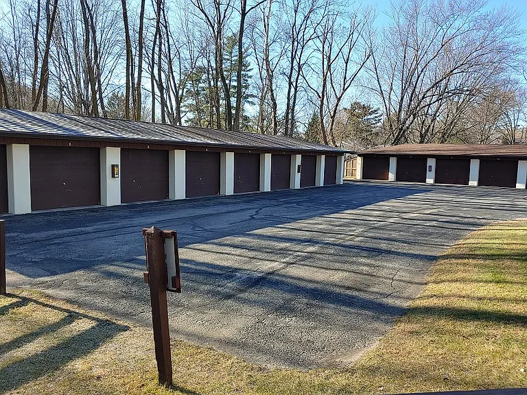 Green Lake Apartments — Photo 3