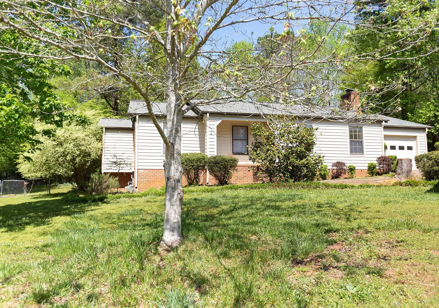 Available 3/2 house in Green Acres! — Photo 3