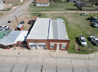 210 S Broadway, Geary, OK 73040
