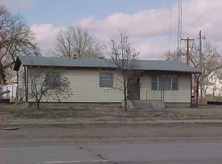 710 Chestnut St, Arapahoe, NE 68922