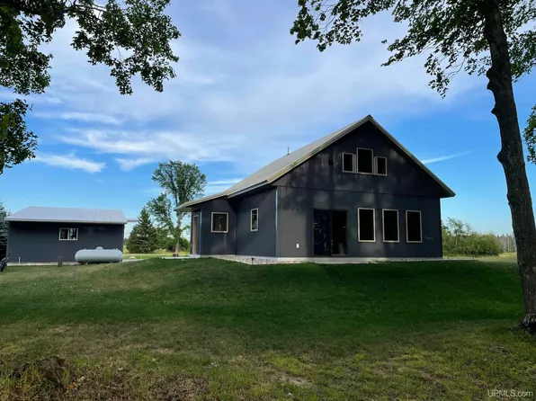 5005 County Road 513, Rapid River, MI 49878