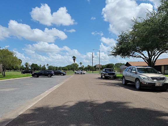 4th image of 2307 E Palm Cir