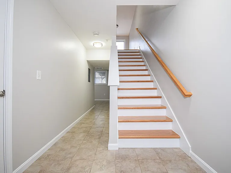 Jefferson Court — Photo 10