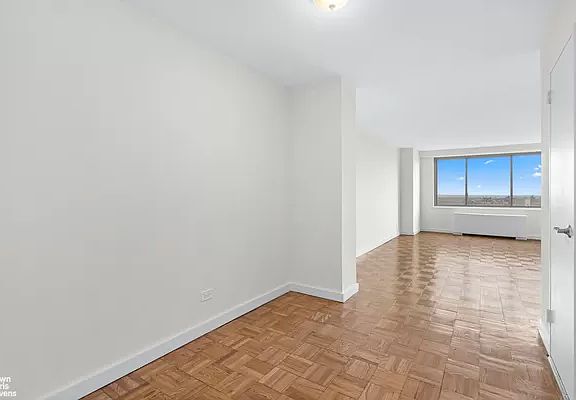 2nd image of 3333 Henry Hudson Pkwy APT 19V