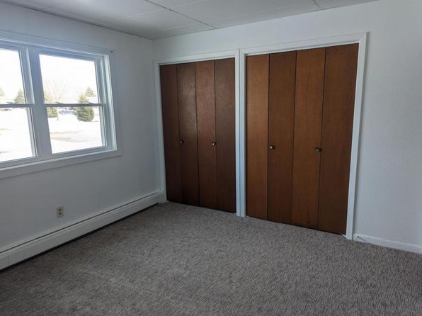 121 N 18th St #1, Estherville, IA 51334