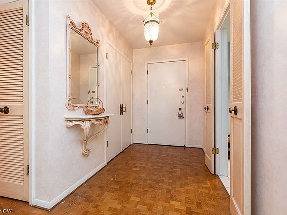 3rd image of 22655 Chagrin Blvd APT 215