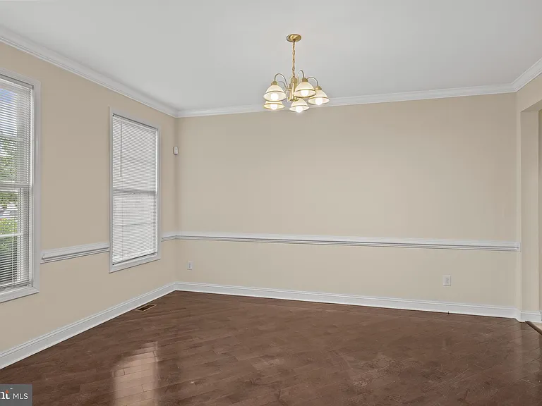 209 Peony Ln — Photo 7