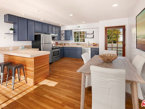 5th image of 521 Pier Ave APT 3