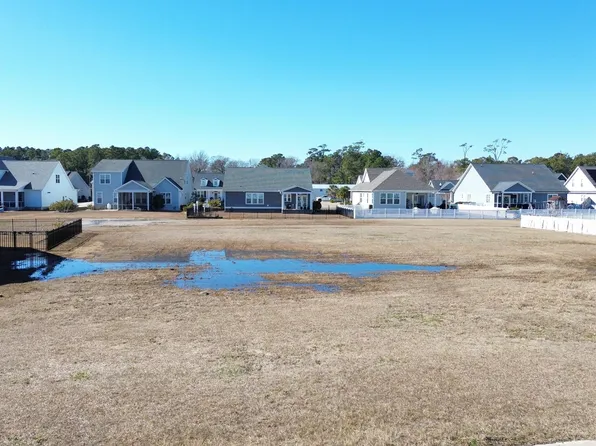 1317 Fathom Way, Morehead City, NC 28557