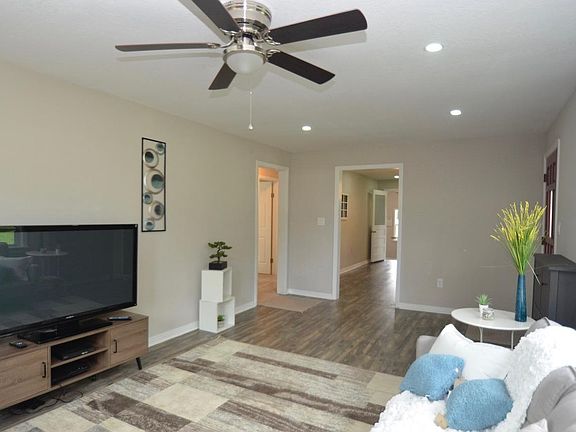 5th image of 2654 Palmetto Ave