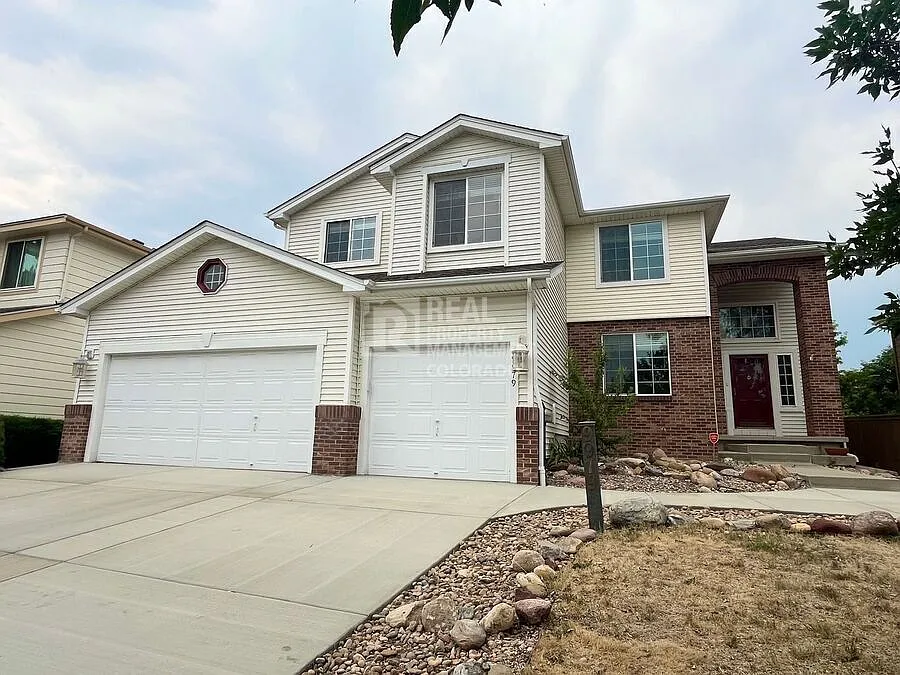 Spacious 6 Bed, 4 Bath Highlands Ranch Home with Finished Basement Kitchen & Attached Garage 9979... — Photo 1