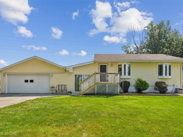 415 31st Ave SW, Altoona, IA 50009