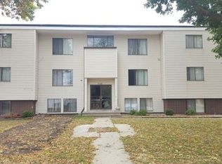 3729 W 9th St APT 2, Waterloo, IA 50702