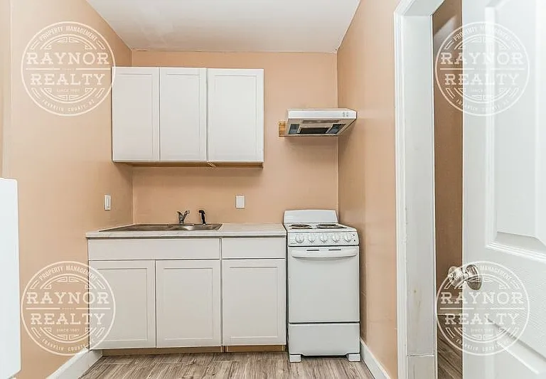 641 Kenwood Ave #B — Photo 11