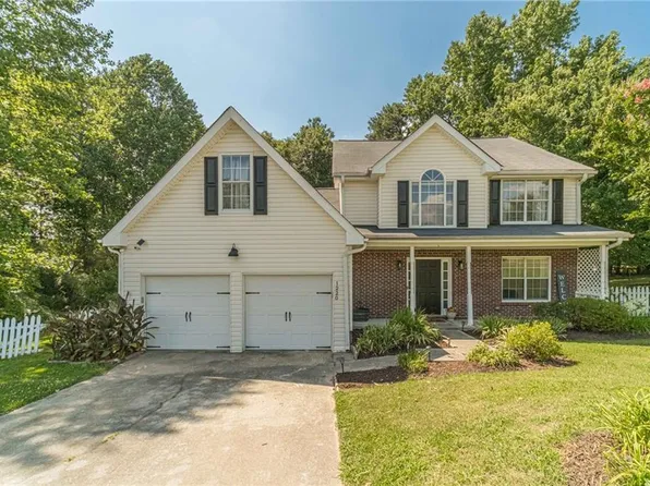 1220 Timber Walk Dr, Loganville, GA 30052
