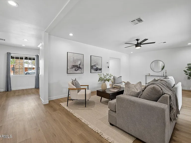 1731 E Verde Ln — Photo 3