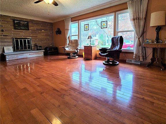 5th image of 390 Homewood Ave