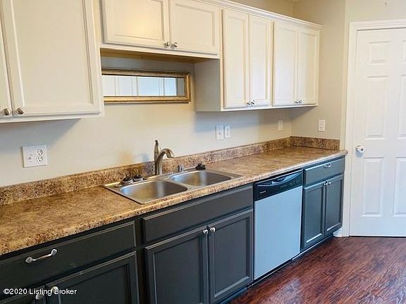 3rd image of 308 Willow Crossing Ct