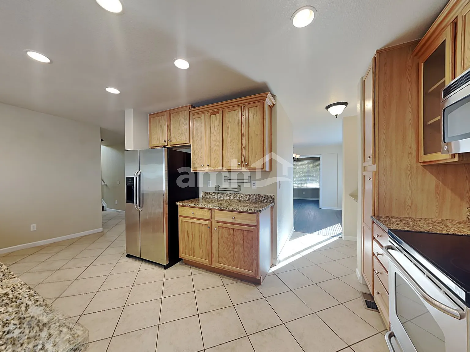 4 bed, 3.5 bath, 2784 sqft, $3,565 — Photo 3