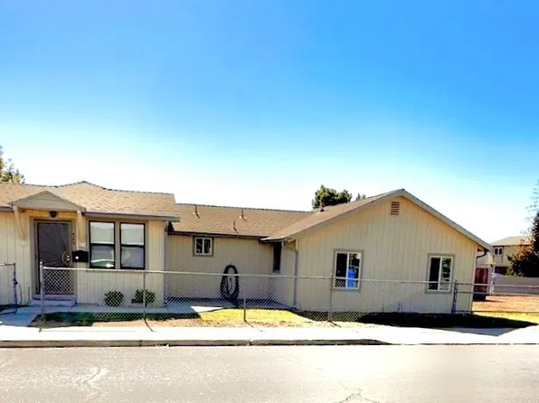 420 W North St, Manteca, CA 95336