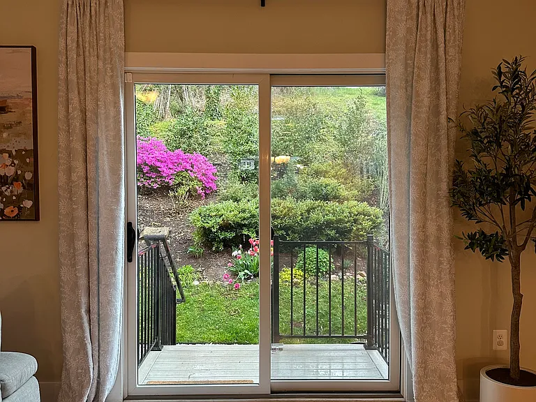 119 Roades Ct — Photo 6