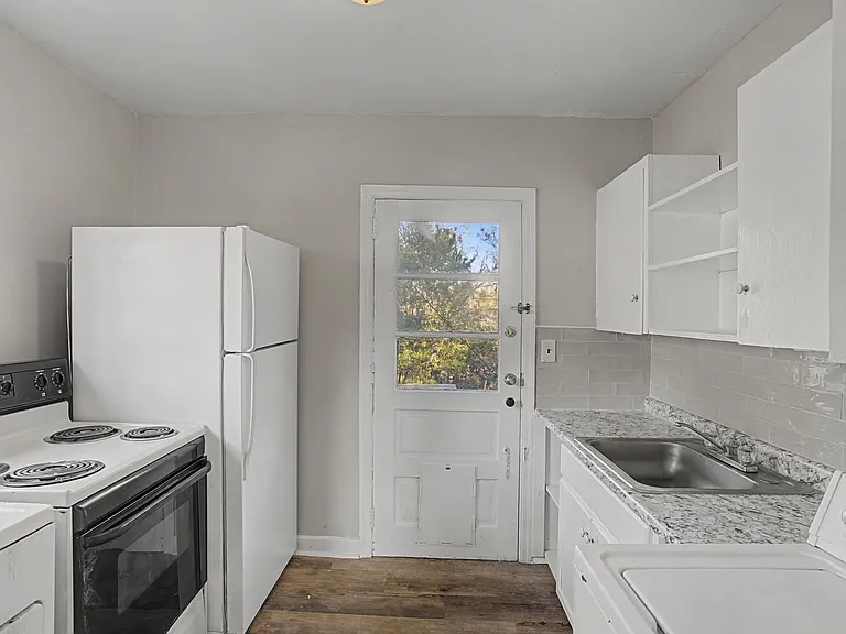 155 Short St — Photo 8