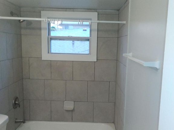 4th image of 2610 W Cornelia Ave APT 4