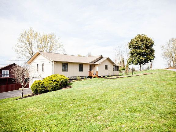 2nd image of 3009 Newbern Dr
